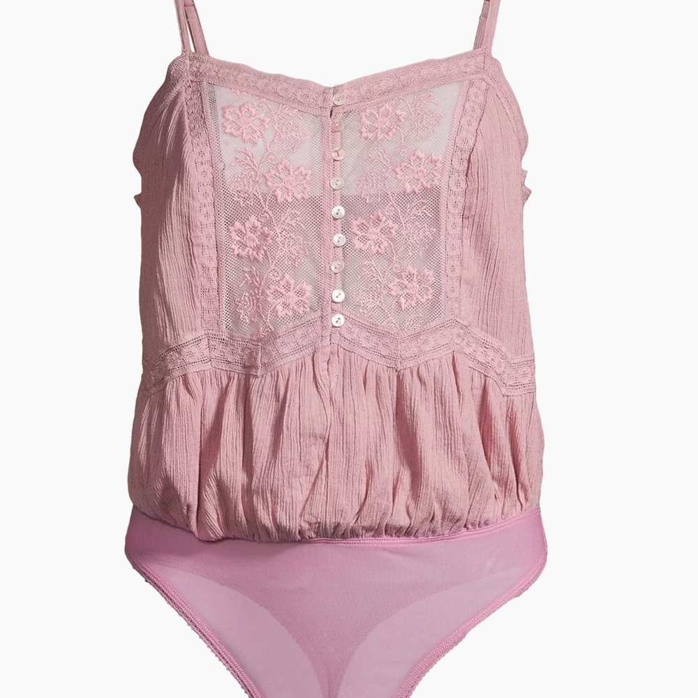 ⭐️SOLD⭐️ Free People Lace Bodysuit
